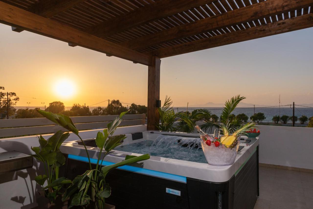 Odyssea Top View & Hot Jacuzzi Front Beach Kremasti  Ngoại thất bức ảnh