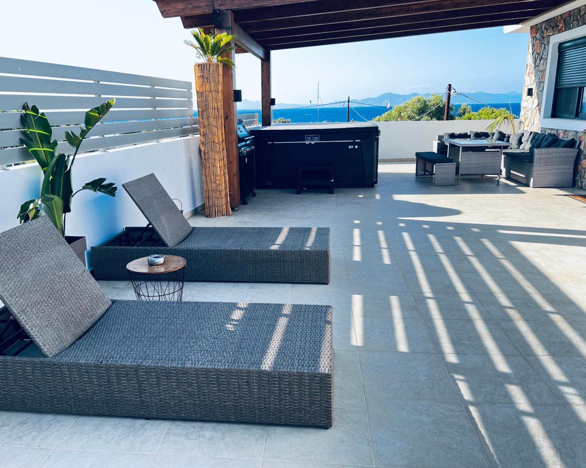 Odyssea Top View & Hot Jacuzzi Front Beach Kremasti  Ngoại thất bức ảnh